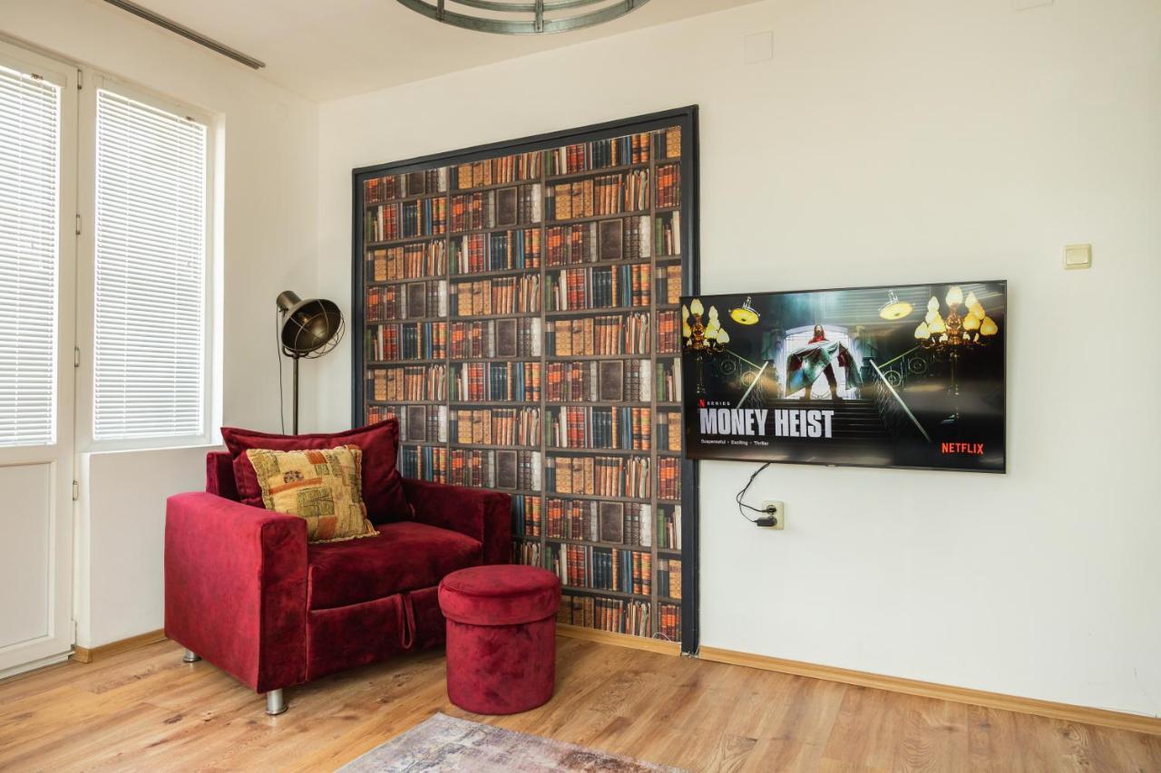 Ferienwohnung Urban Style In The Centre Warna Exterior foto